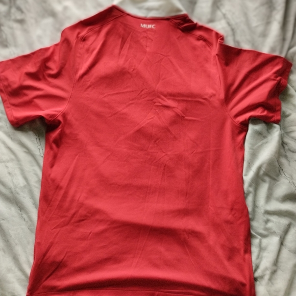 Manchester United Football Shirt - Picture 2 of 2